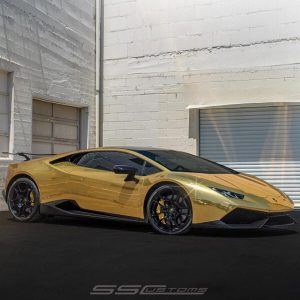 Lamborghini wrapped in Avery SW Gold Chrome vinyl