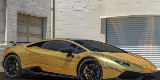 Lamborghini wrapped in Avery SW Gold Chrome vinyl