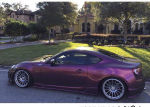 Honda wrapped in Orafol Shift Effect 970RA Aubergine/Bronze vinyl