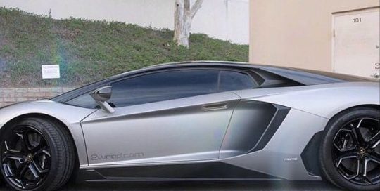 Lamborghini wrapped in Matte Grey Aluminum and Gloss Black vinyl