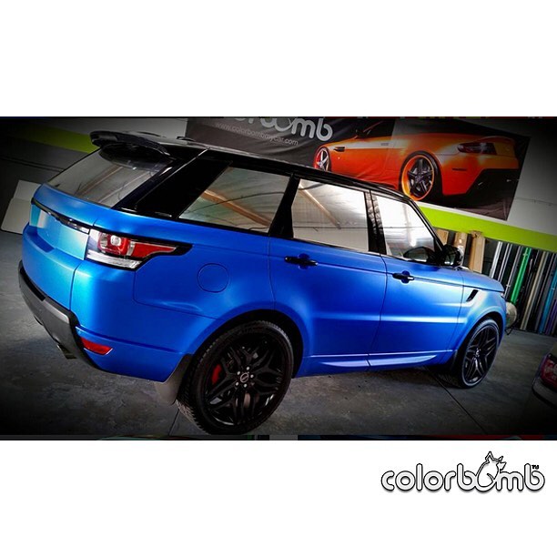 Range Rover wrapped in 3M 1080-S347 Satin Perfect Blue