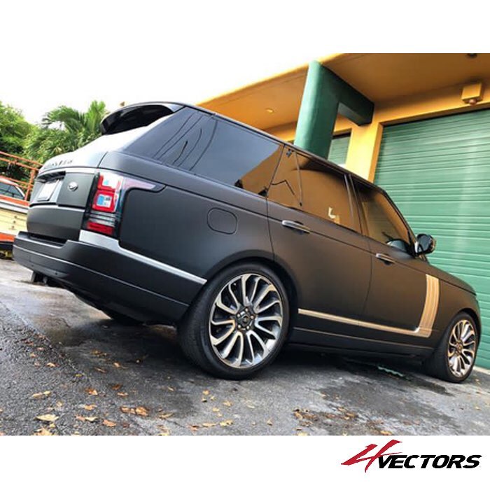 Range Rover wrapped in 3M 1080-M22 Matte Deep Black