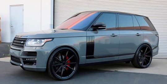 Range Rover wrapped in Avery SW Gloss Dark Grey vinyl