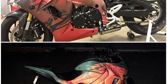 Motorcyclewrap wrapped in custom printed 3M 780mC Reflective vinyl and 8900 Carbon Fiber laminate
