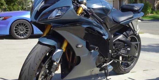 Yamaha R6 wrapped in the new 3M 1080 Satin Thundercloud vinyl
