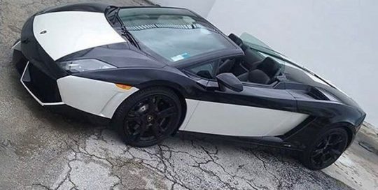 Lamborghini Gallardo wrapped in Gloss White and Black vinyls