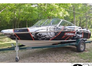 Tahoe Boat Q-5 wrapped in custom printed Arlon DPF 4600LX vinyl