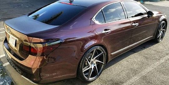 Lexus-LS-450-wrapped-in-black-rose-vinyl