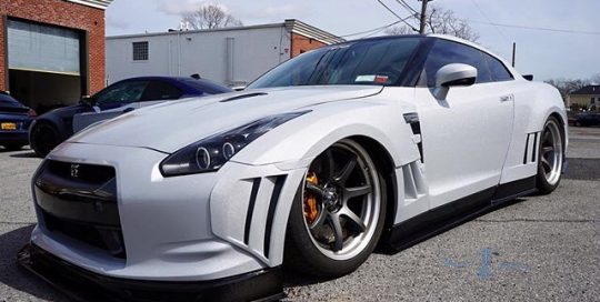 Nissan GTR wrapped in Avery SW Metallic Diamond Silver vinyl