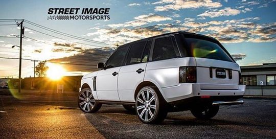Range Rover wrapped in Avery SW Satin White and Satin Black vinyl