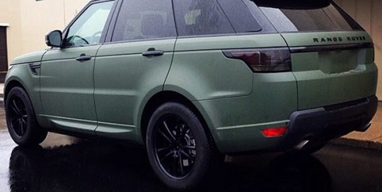 Range Rover wrapped in Matte Military Green