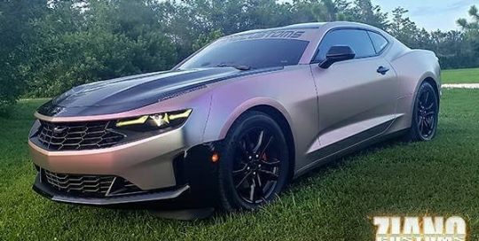 Chevrolet Camaro wrapped in ORAFOL_Americas 970RA Shift Effect Matte Pearl Symphony vinyl