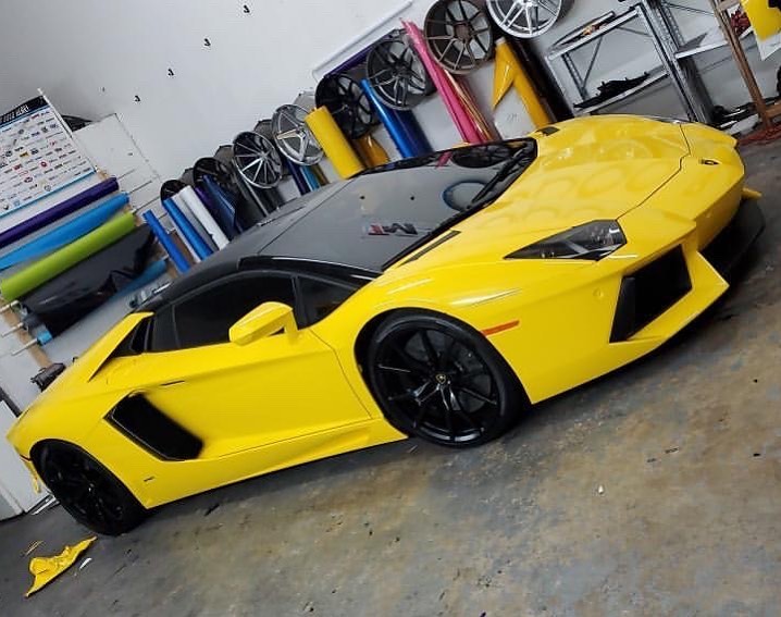 Huracan wrapped in Gloss Bright Yellow vinyl