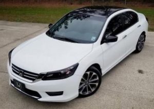 Honda wrapped in Gloss White & Gloss Black vinyl