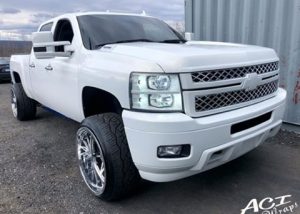Chevy in 3M Gloss White Gold Sparkle Vinyl